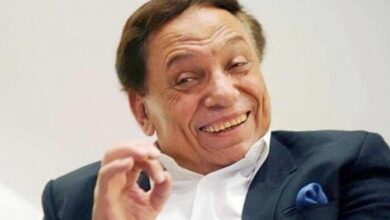 محمد إمام يكشف تطورات الحالة الصحية لوالده «عادل إمام»
